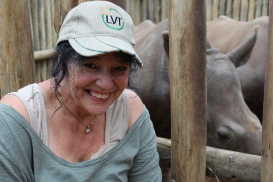 ELIZE PARKER: JOERNALIS, SKRYWER EN TROOSTANTE VIR DIE VOLK